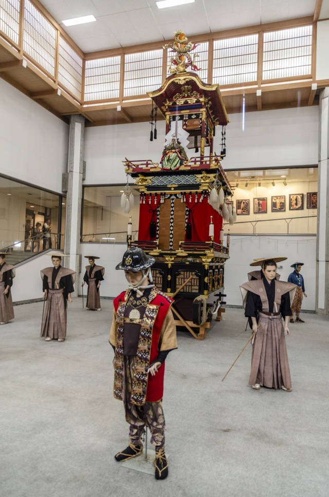 379 - Takayama - centro de exposiciones Takayama Yatai Kaikan - carrozas